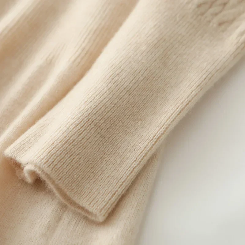 Strickkleid mit V-Ausschnitt für Damen - Image 4