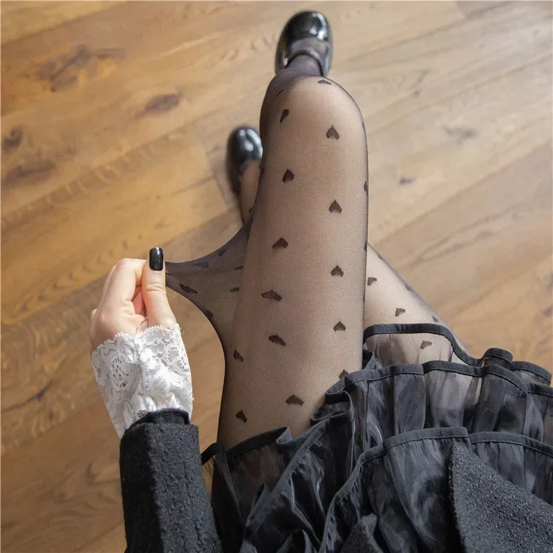 Stylische Damen-Strumpfhose im Herz- und Punkt-Stil - Image 2