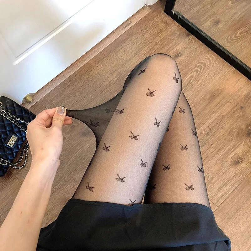 Stylische Damen-Strumpfhose im Herz- und Punkt-Stil - Image 4