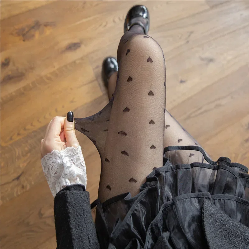 Stylische Damen-Strumpfhose im Herz- und Punkt-Stil - Image 9