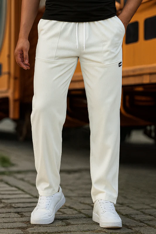 Stylische Trainingshose für Herren mit praktischen Taschen und moderner Passform - Image 4