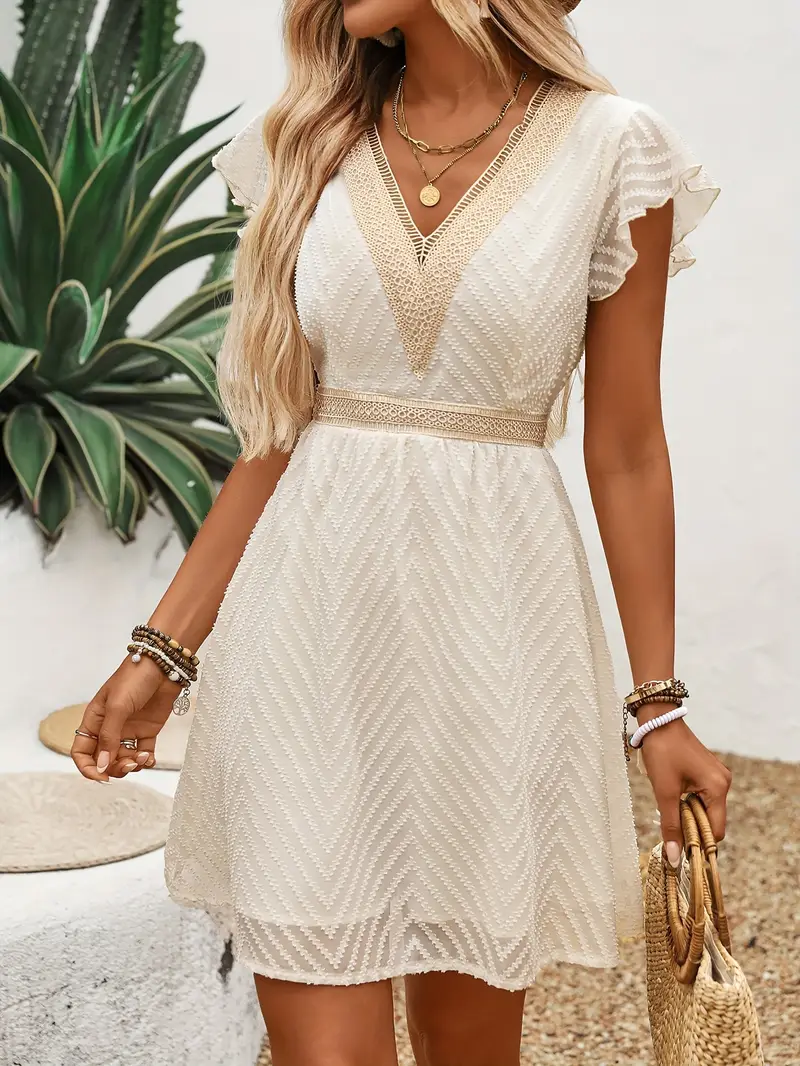 Thalie – Elegantes Kleid mit Chevron-Spitze und Flügelärmeln - Image 5