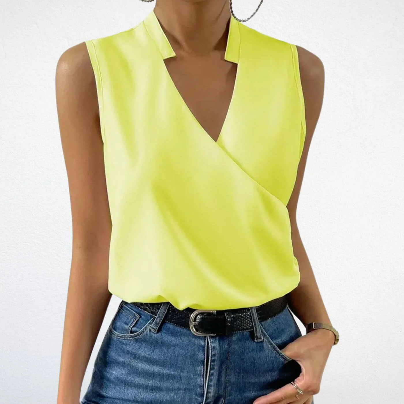 Tina – Ärmellose Bluse mit V-Ausschnitt - Image 5