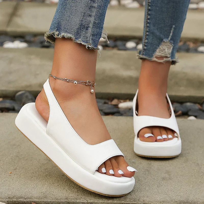 Trina – Stylische Plateausandalen - Image 3