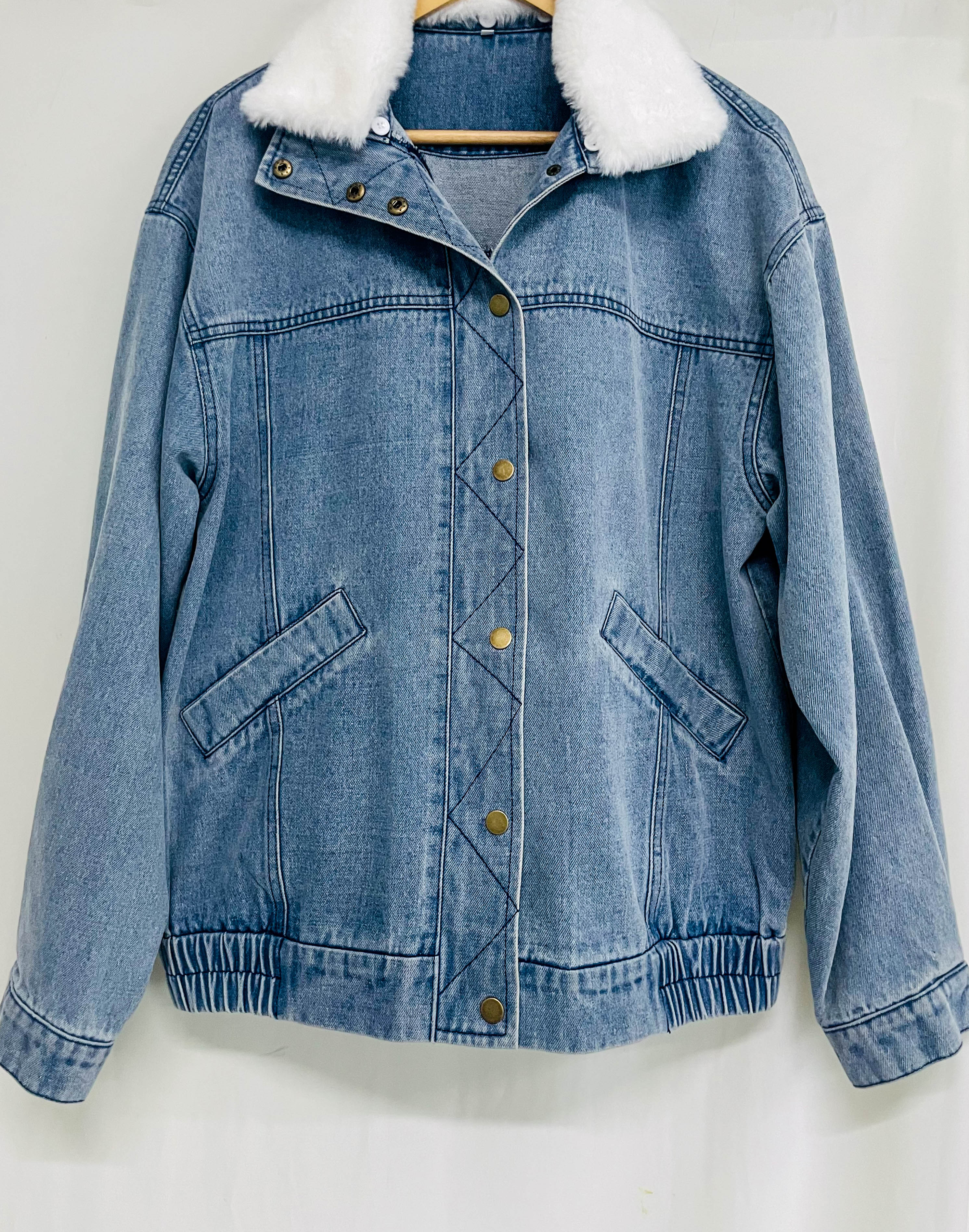 Übergroße Denim-Jacke für Damen - Image 4