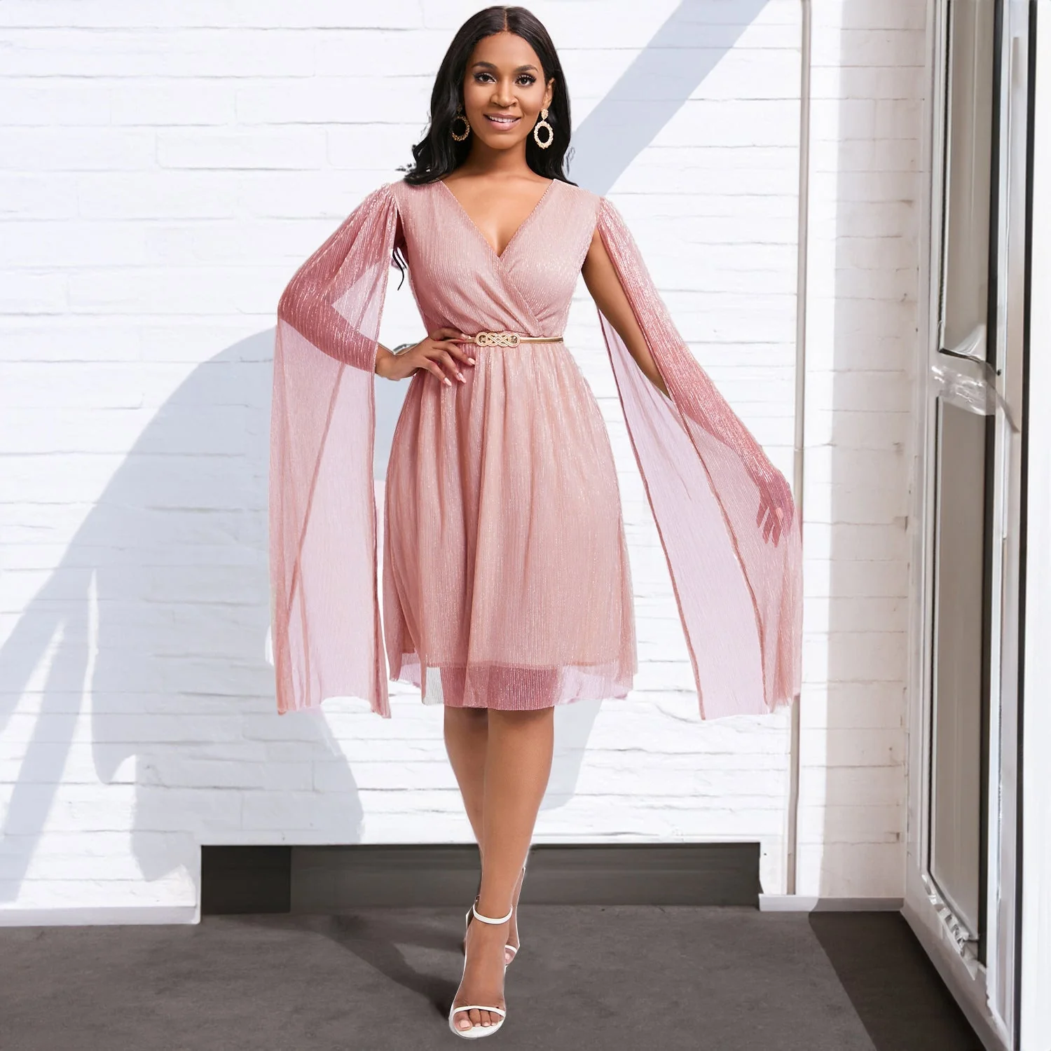 Urania- Damen Abendkleid mit elegantem Schößchen und Ärmeln - Image 2