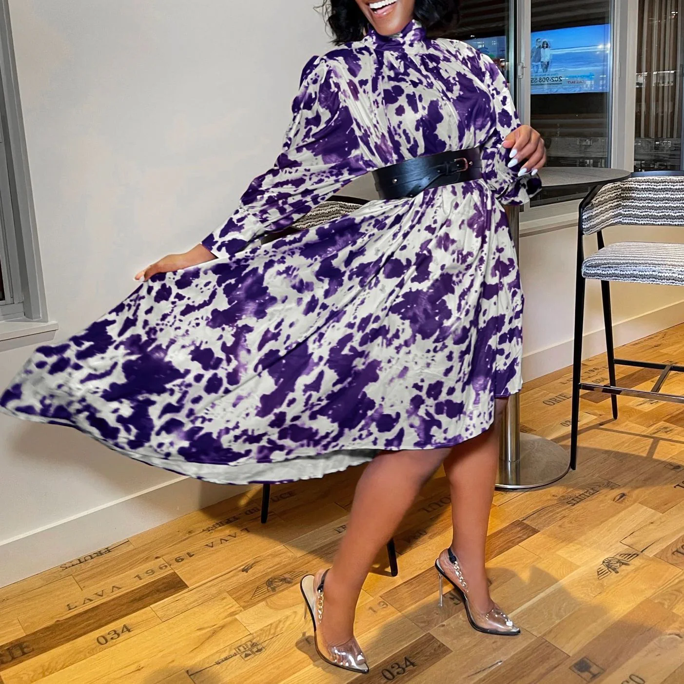 Ursula- Damen asymmetrisches Kleid mit hohen Kragen - Image 2