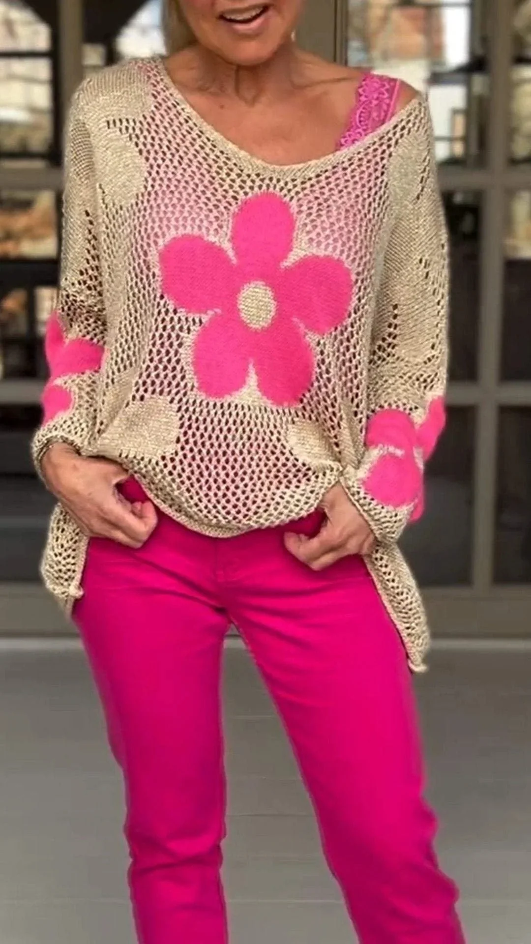 V-Ausschnitt-Strickbluse mit Blumenmuster - Image 4