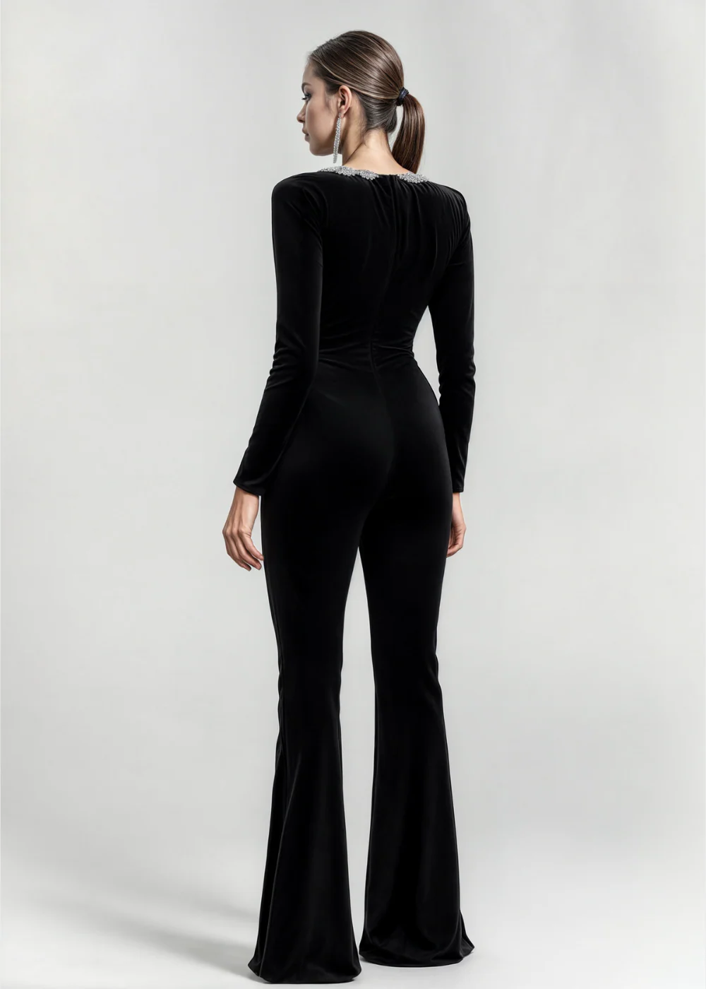 Valeria | Jumpsuit mit detailreichem Ausschnitt - Image 2