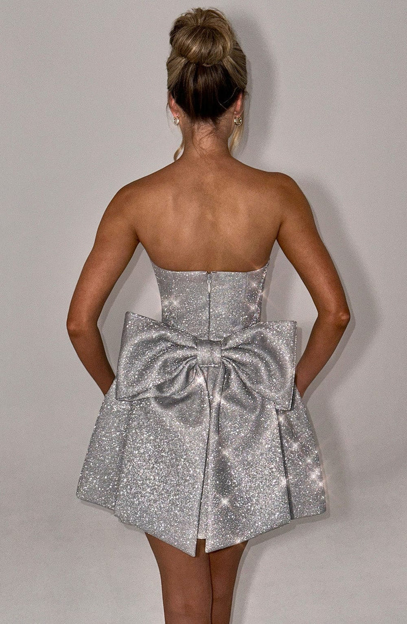 Valeria – Vestido Corto Estructurado Sin Tirantes Mujer - Image 3