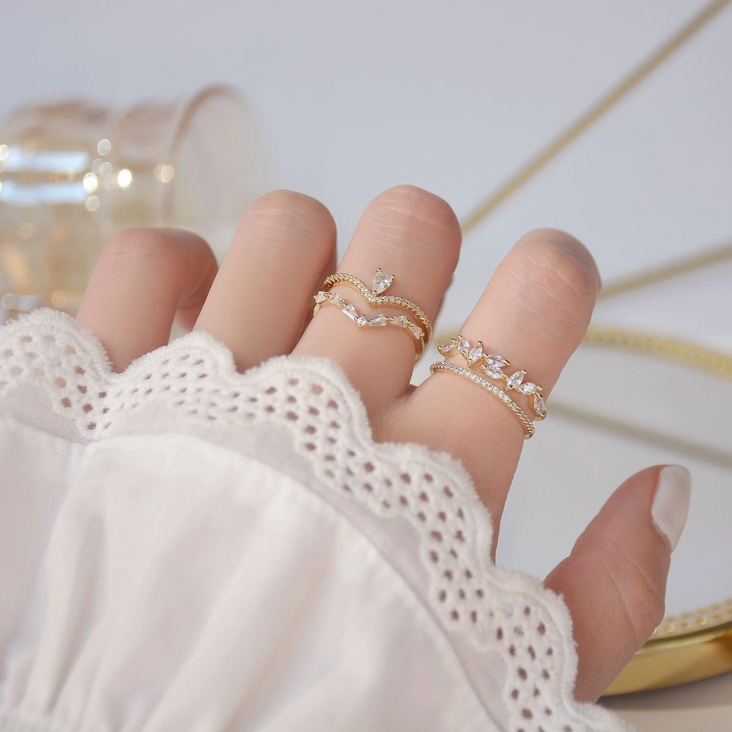 Verstellbarer Zirkonia-Ring in Gold - Image 5