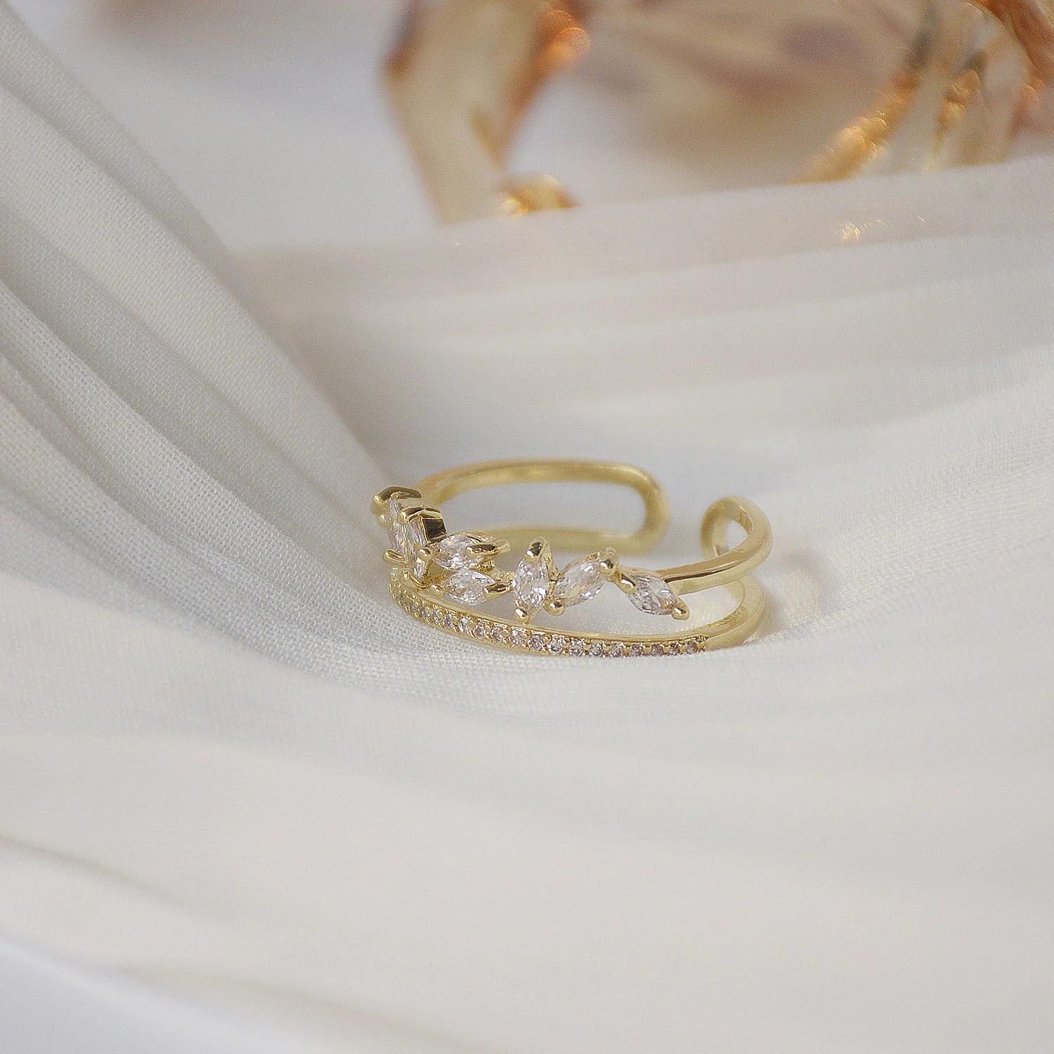 Verstellbarer Zirkonia-Ring in Gold - Image 6