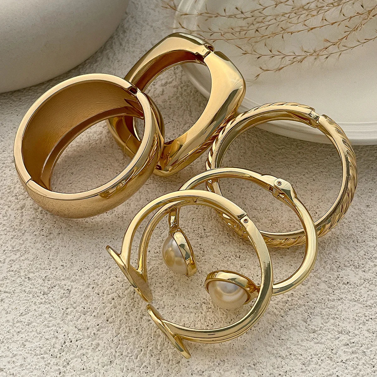 Vintage Chunky Damen Armreif Gold Modeschmuck - Image 8