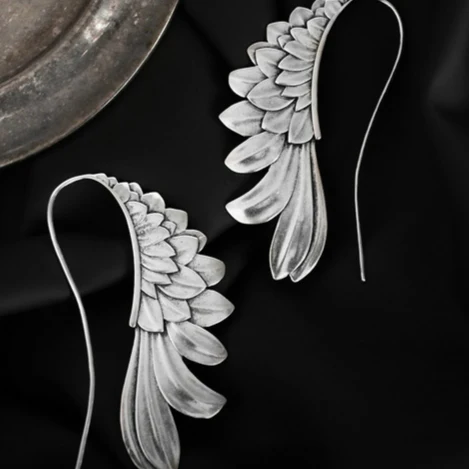 Vintage Geflügelte Ohrringe in Silber - Image 2