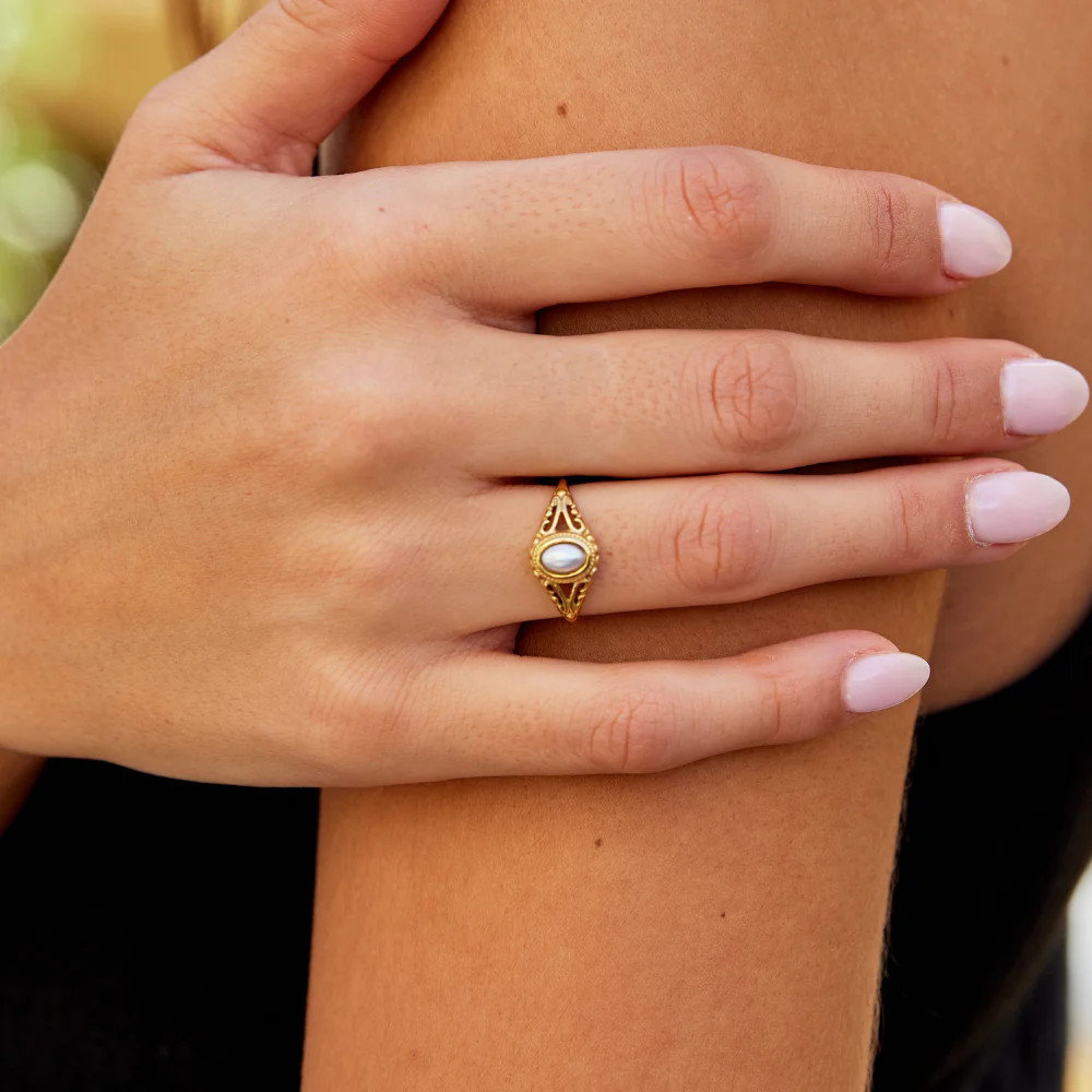 Vintage Royal Pearl Ring - Image 7
