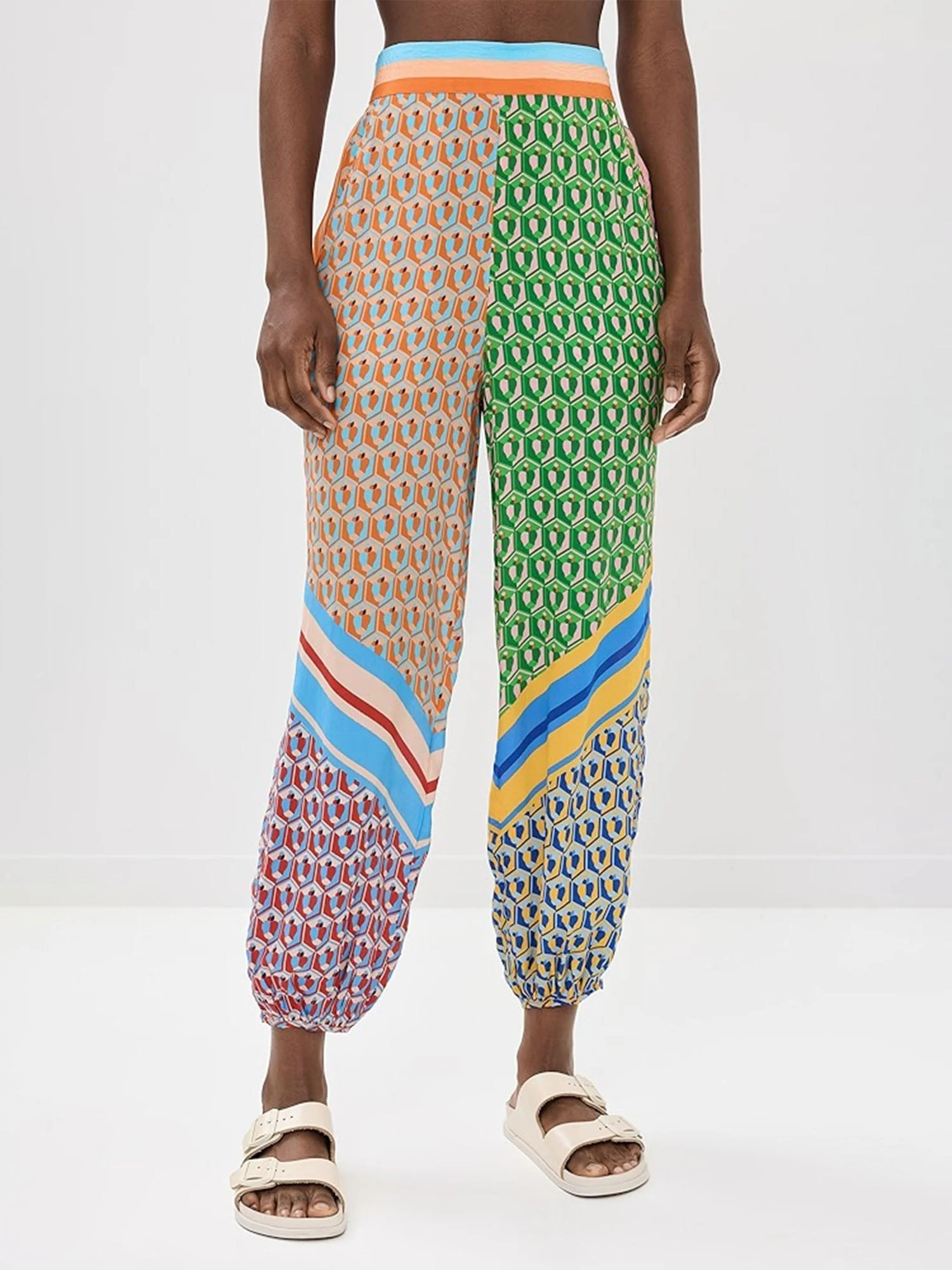 Vollständiges geometrisches Multicolor – Oversized-Hemd und Bloom-Hosen - Image 6