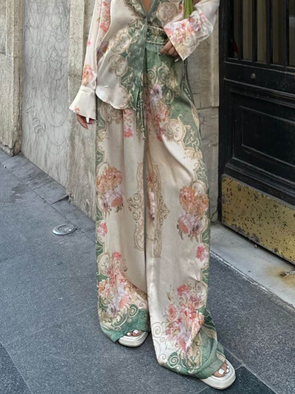 Vollständiges Satinierter Barock – Blumenhemd und breite Beinhose - Image 16