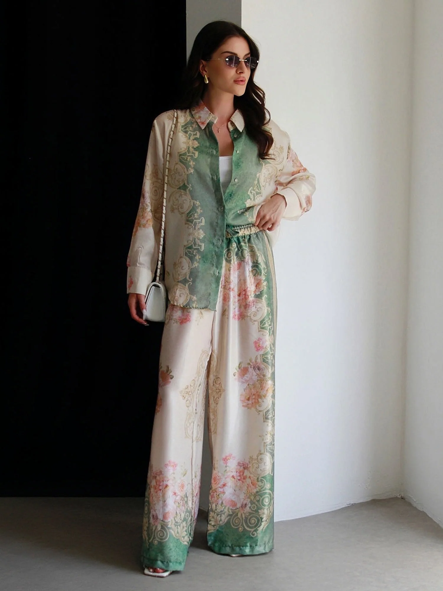 Vollständiges Satinierter Barock – Blumenhemd und breite Beinhose - Image 17
