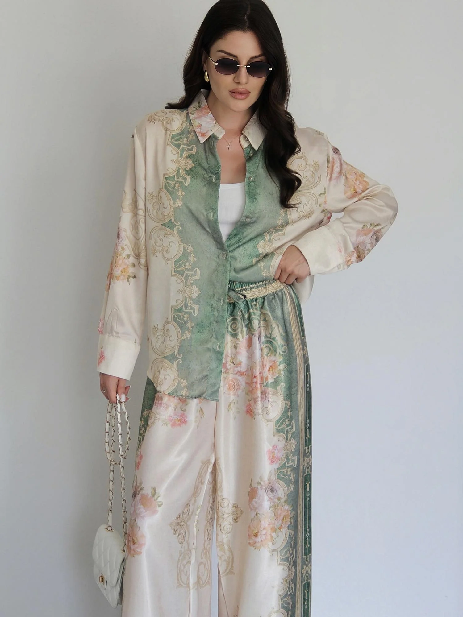 Vollständiges Satinierter Barock – Blumenhemd und breite Beinhose - Image 2