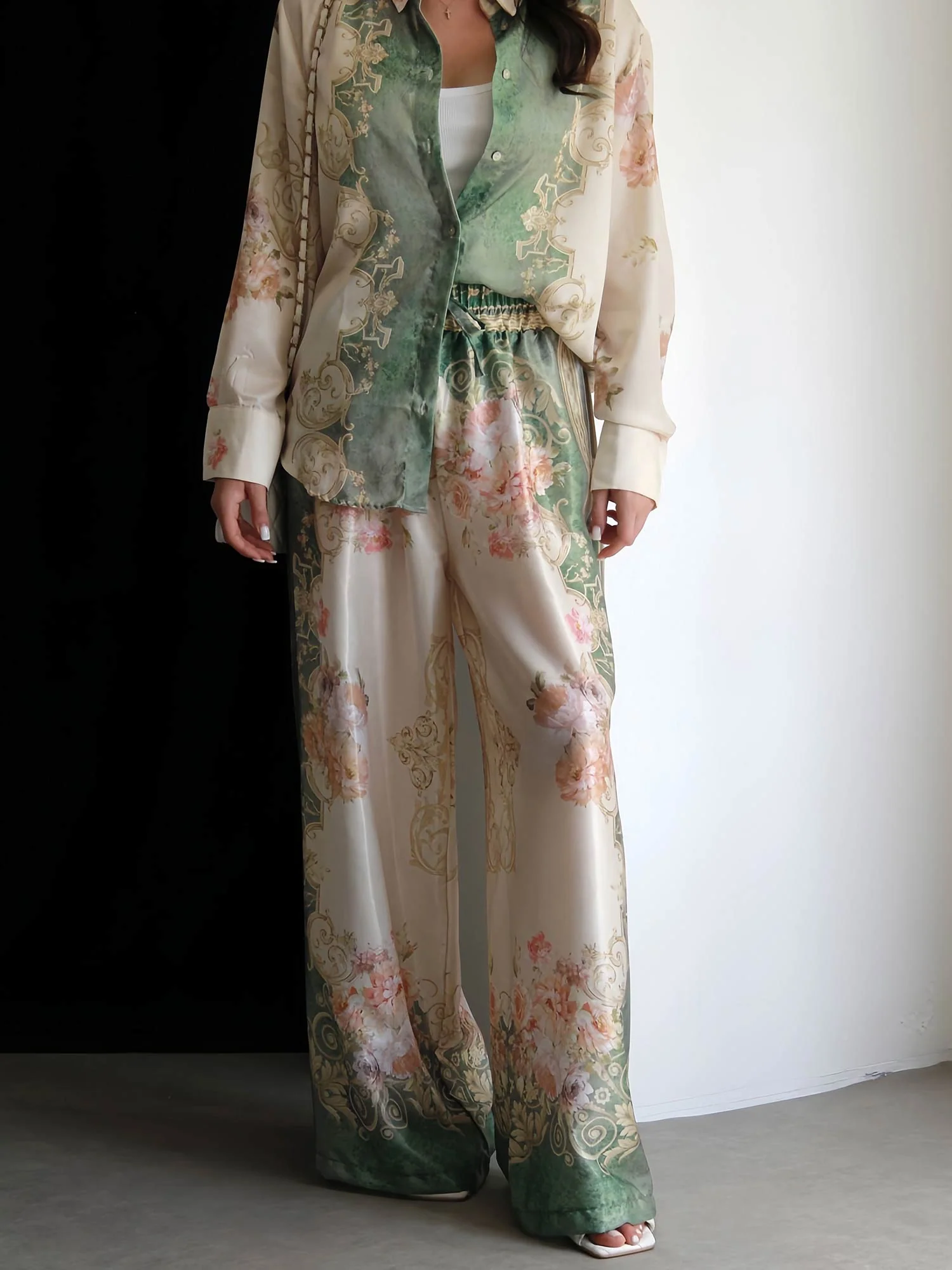 Vollständiges Satinierter Barock – Blumenhemd und breite Beinhose - Image 9