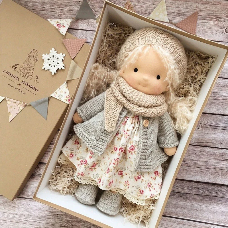 Waldora | Hochwertige, handgefertigte Waldorfpuppe für kreatives Lernen und Spielen - Image 12