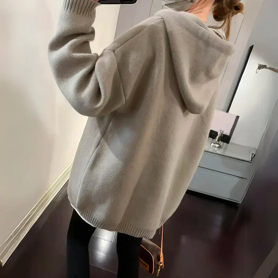 WARM UND COZY HOODIE - Image 3