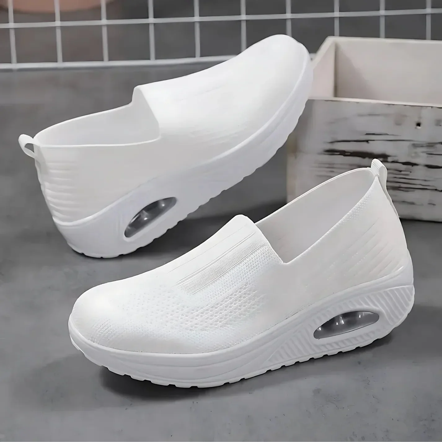 Weiße Sneaker Damen - Bequeme Slip-On-Schuhe für Alltag und Reisen, Stilvoller Komfort - Image 4