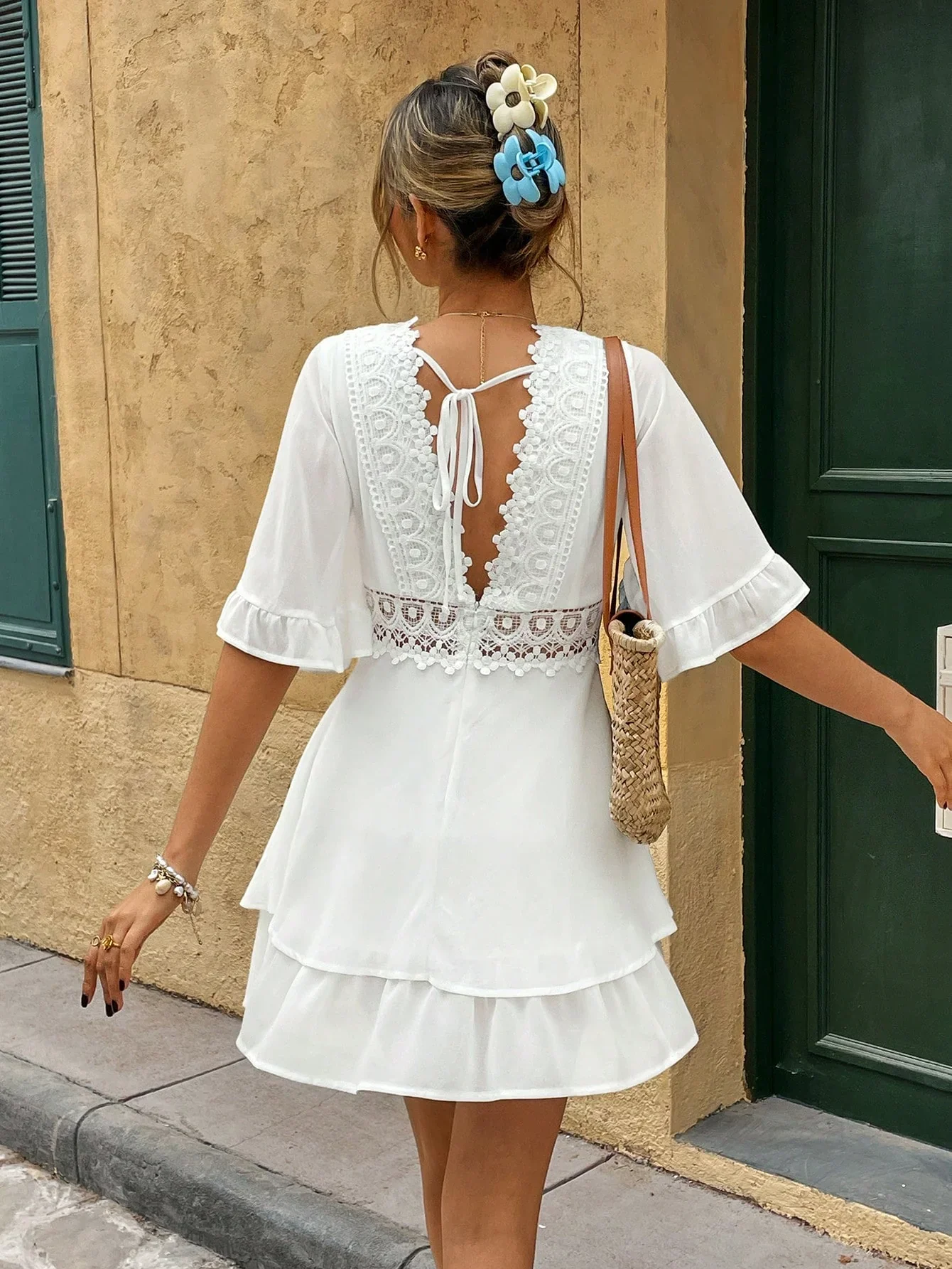 Weißes Boho-Sommerkleid mit Spitze und Volants – V-Ausschnitt & lockerer Schnitt | Zendoo - Image 5