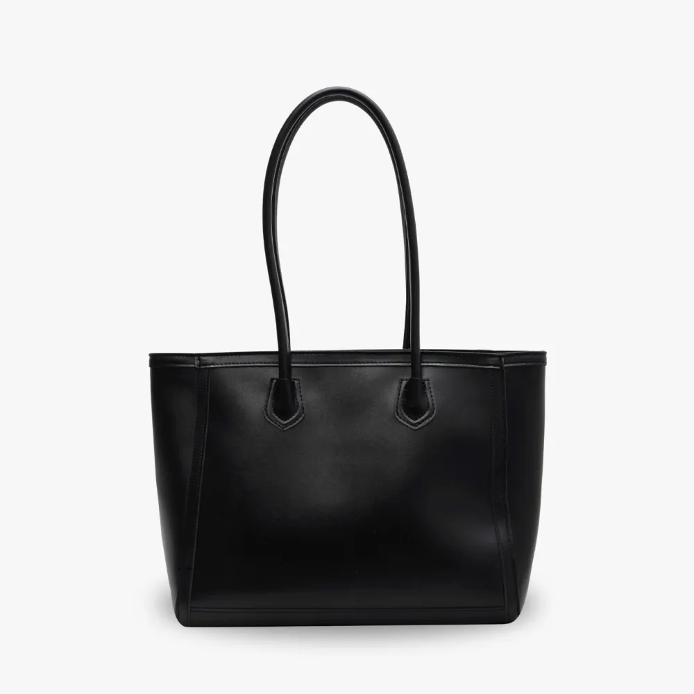 WILHELMINA - Image 16