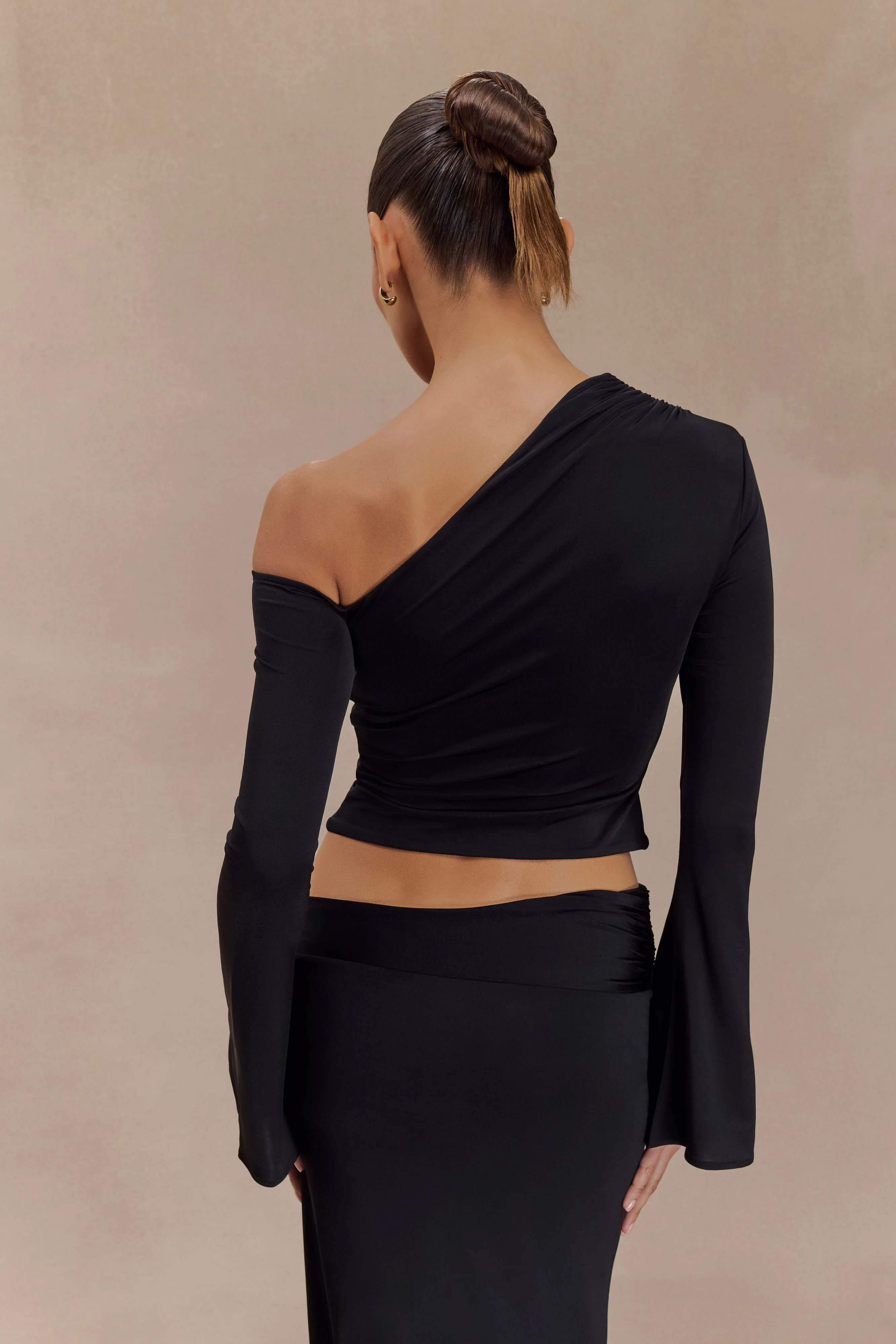 Wilma | Set aus langem Rock mit hoher Taille und Top mit langen Ärmeln und Ausschnitt - Image 5