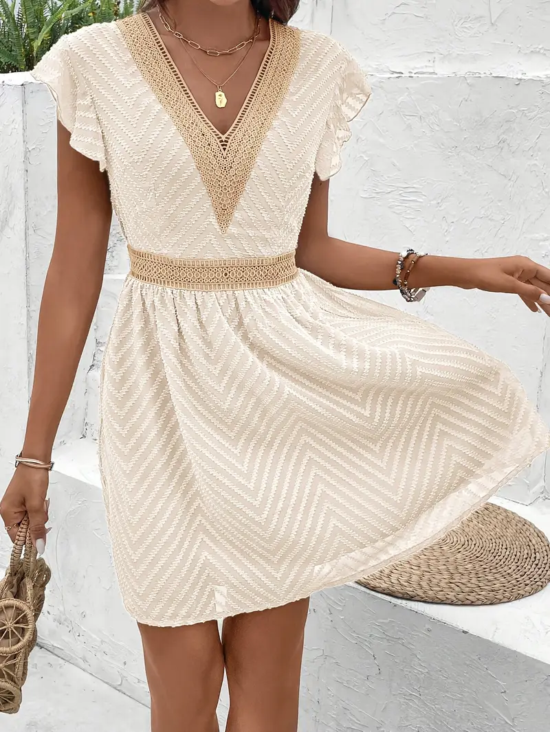 Yoshi – Boho-Minikleid mit V-Ausschnitt und Struktur - Image 4