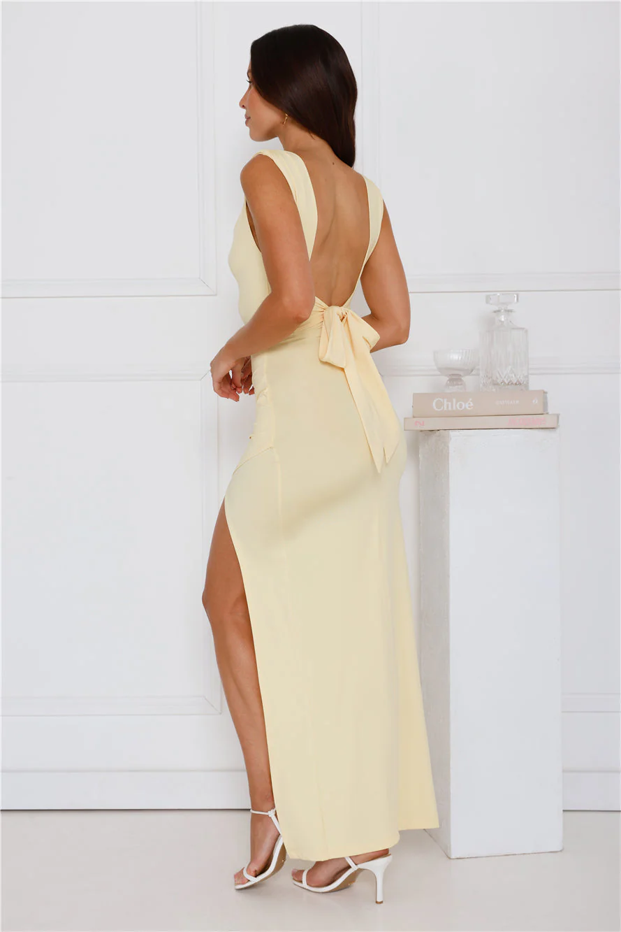 Yuna | Langes Neckholder-Kleid Geschlitzt - Image 2