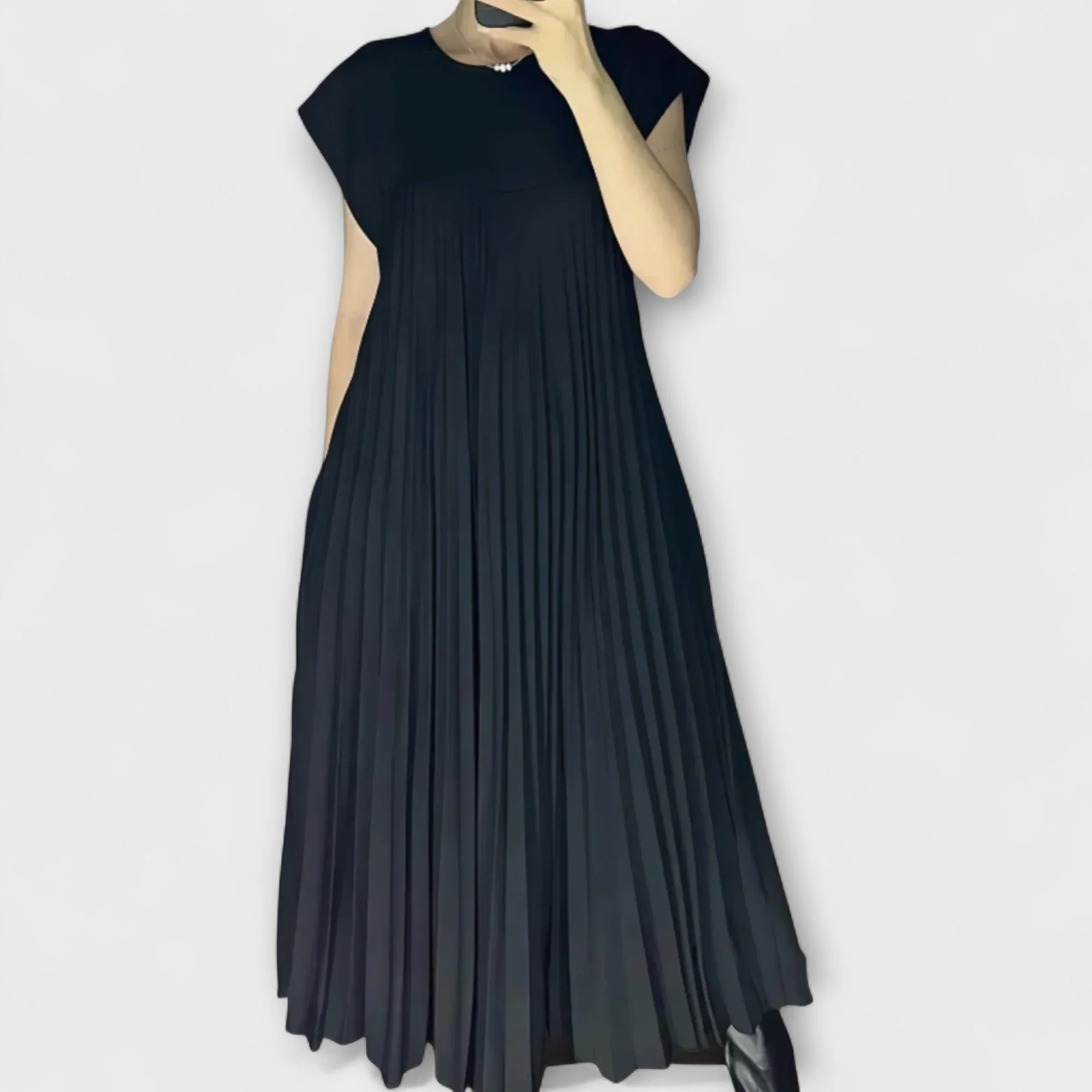Zairelle – Elegantes Faltenkleid - Image 10