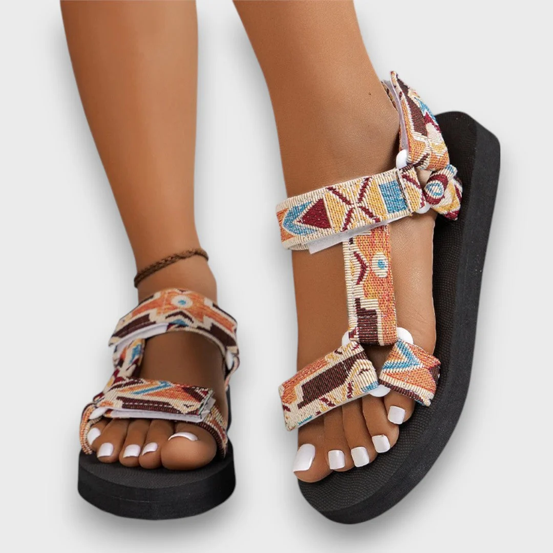 Zanika – Outdoor-Sandalen mit Ethno-Flair - Image 3