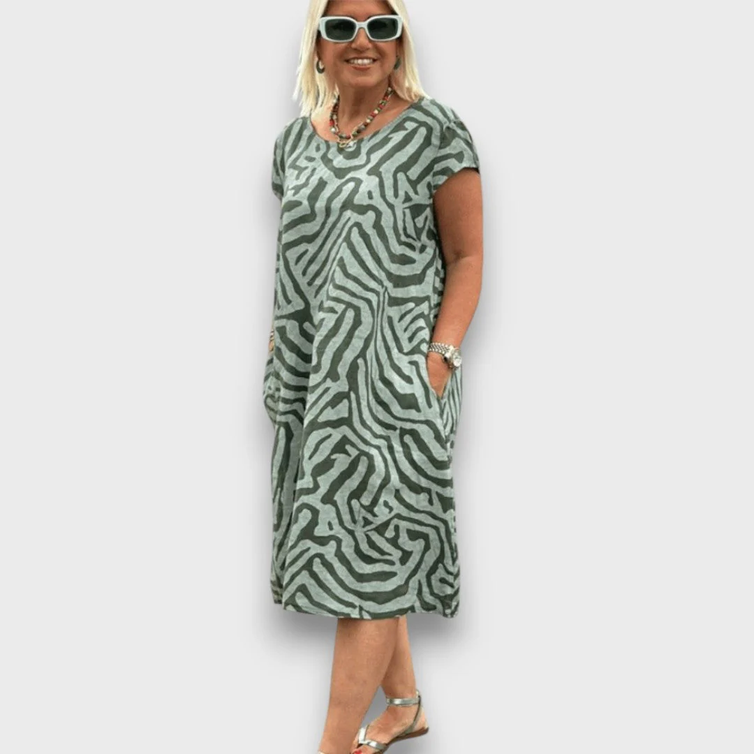 Zareni – Fließendes Kleid mit künstlerischem Print - Image 2