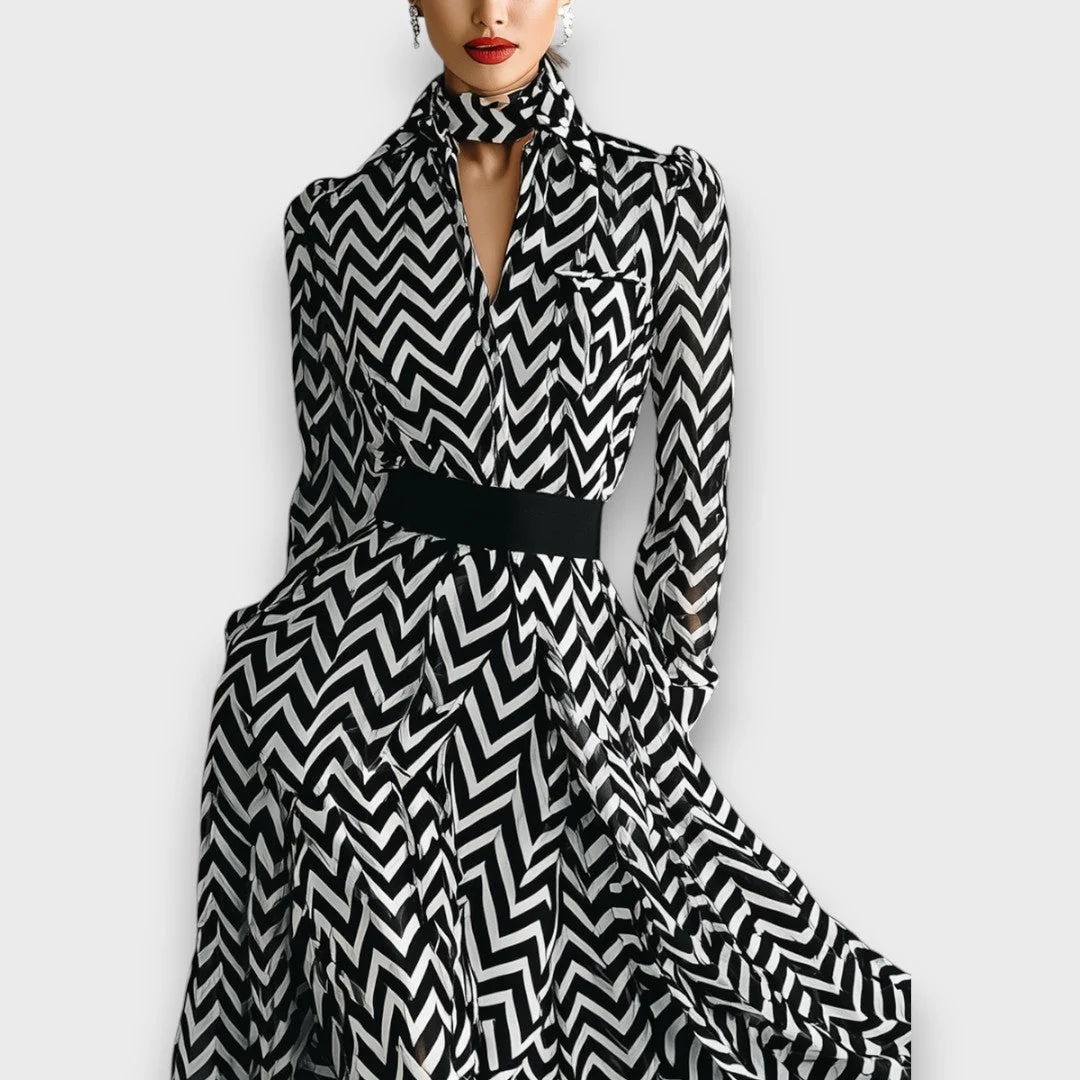 Zarielle – Maxi-Chiffonkleid mit Schwarz-Weiß-Muster - Image 4
