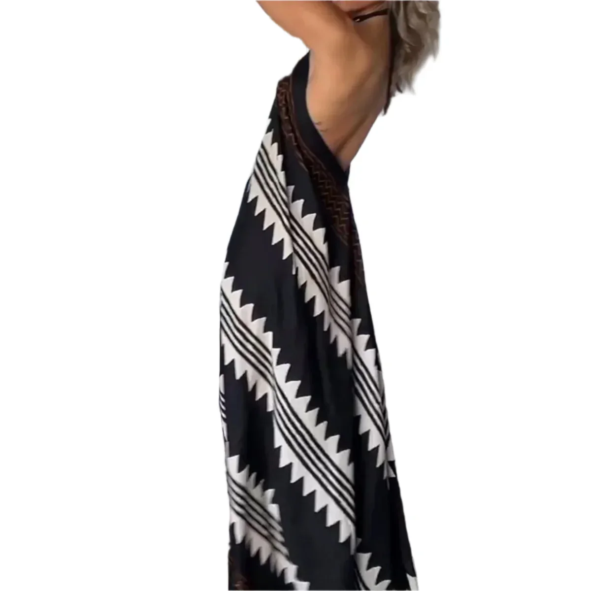 Zelmine – Boho-Maxikleid mit geometrischem Neckholder - Image 2