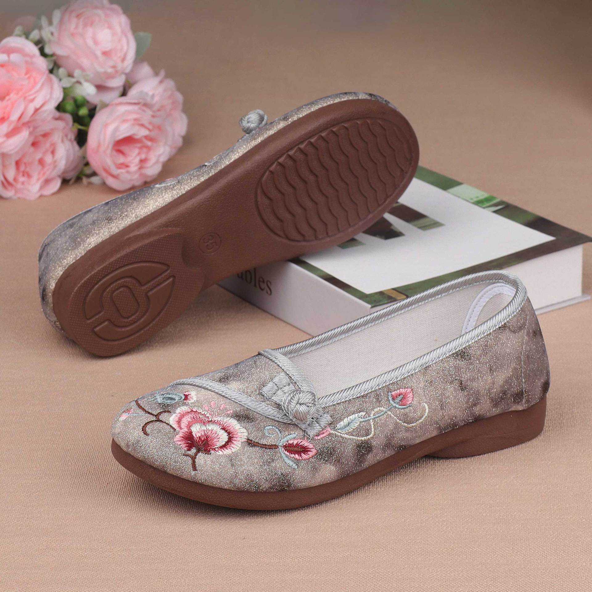 Zilia- Damen Elegante handgefertigte Ballerinas mit floraler Stickerei - Image 6