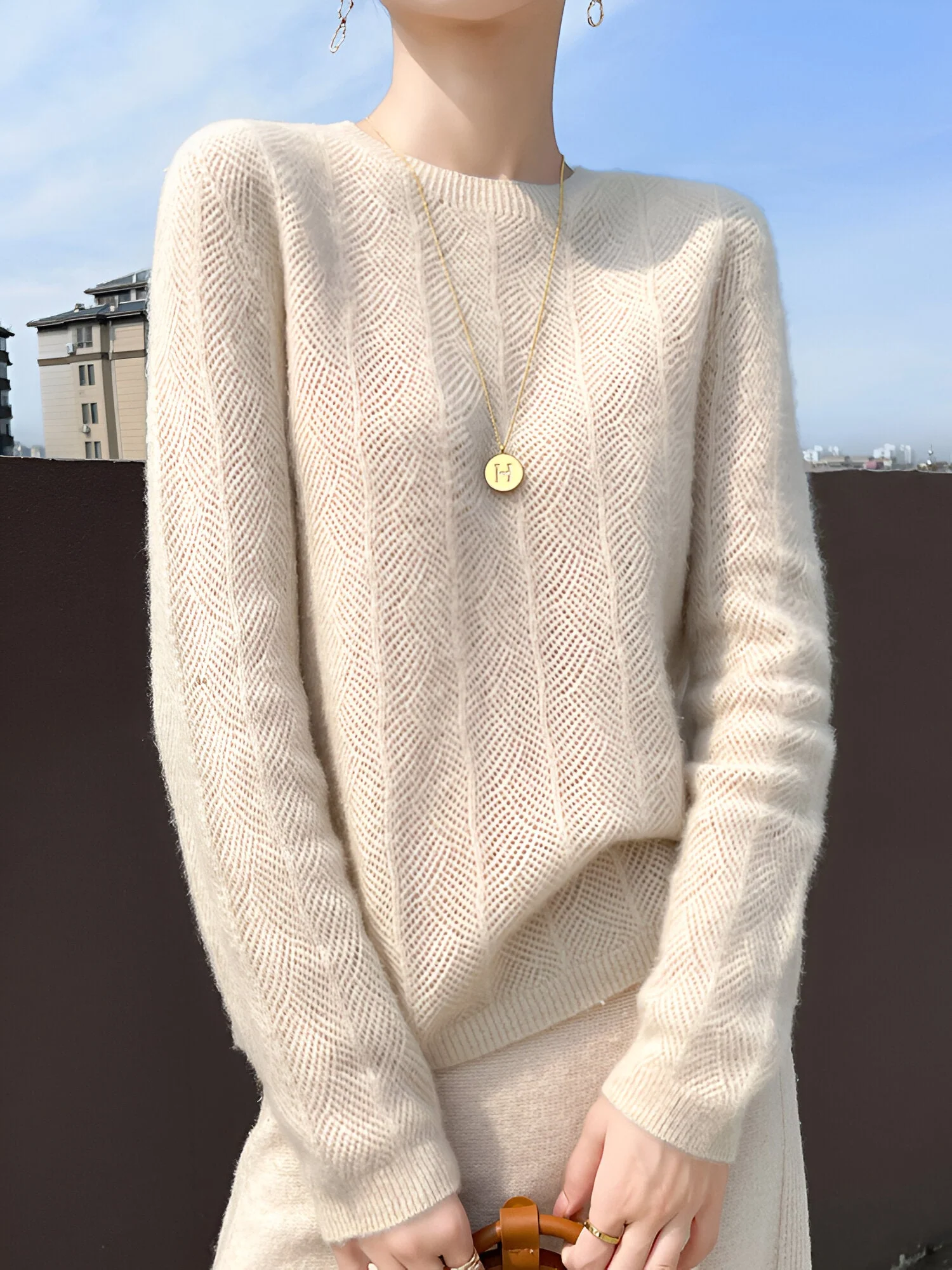 Zora |  Merinowollpullover mit eleganten Aussparungen - Image 5