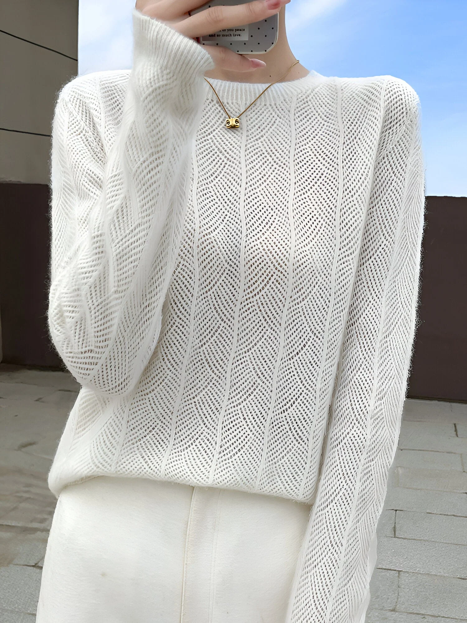 Zora |  Merinowollpullover mit eleganten Aussparungen - Image 6