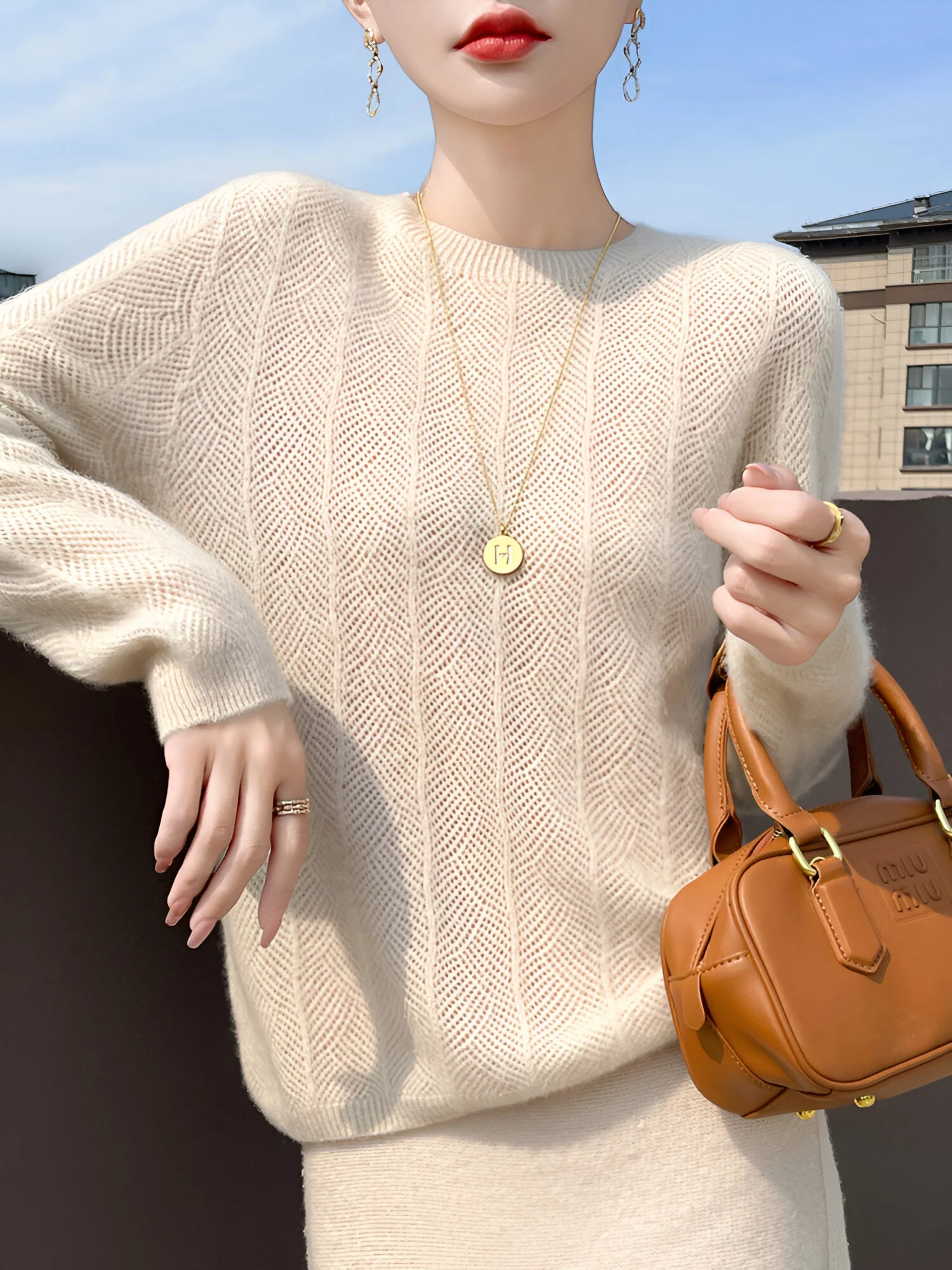 Zora |  Merinowollpullover mit eleganten Aussparungen - Image 8